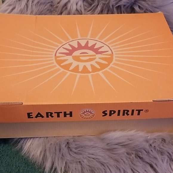 Boots - Picture 6 of 6